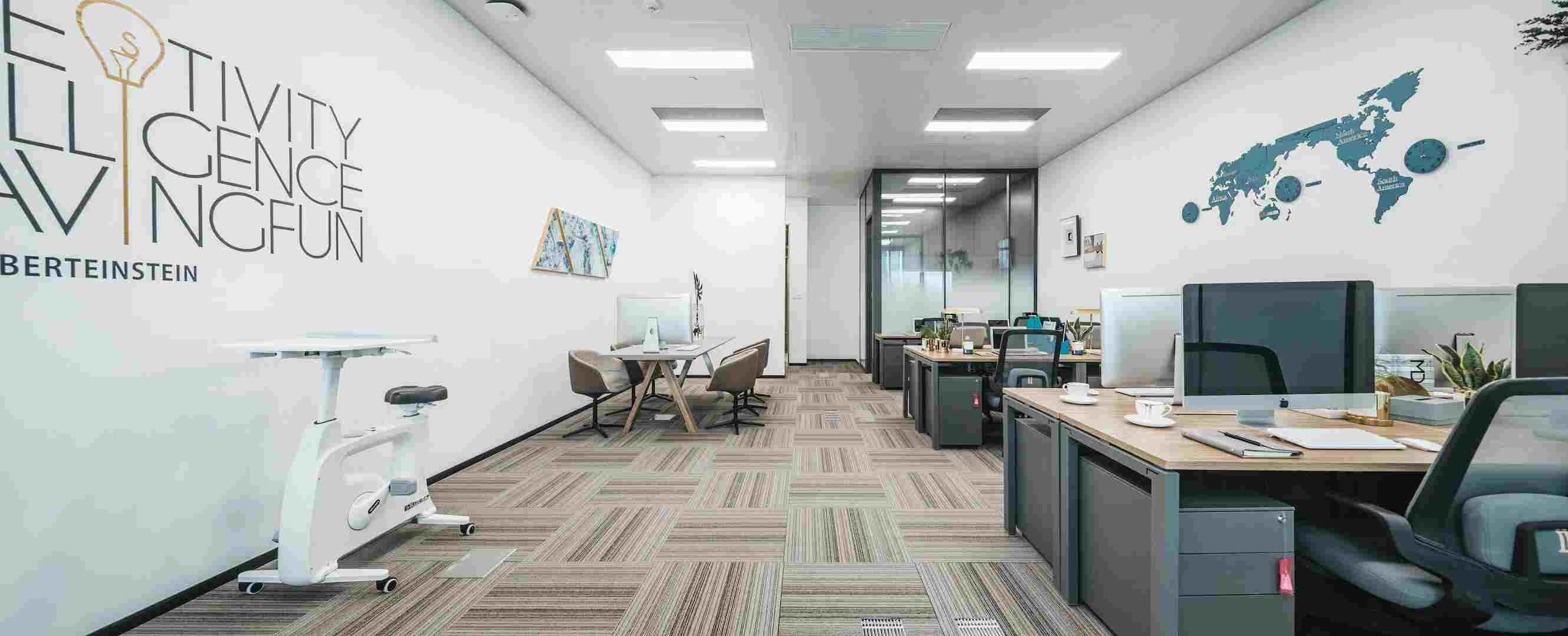 辦公室座位后掛地圖風水好嗎？注意這些風水禁忌！