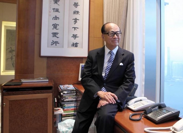 首富李嘉誠的辦公室不奢華，但＊＊經(jīng)典