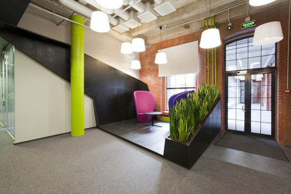 辦公室裝修設(shè)計，簡約、實用的設(shè)計