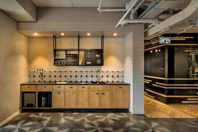 辦公空間:***生物科技公司工業(yè)風(fēng)格辦公室設(shè)計(jì)