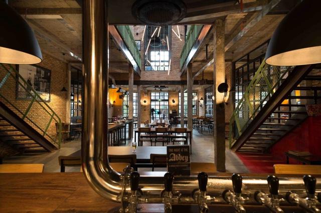 商業(yè)空間:越南西貢主題餐廳工業(yè)風(fēng)格設(shè)計(jì)