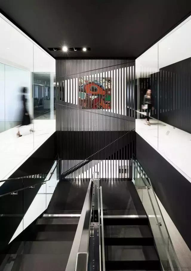 只有黑、白、灰三種顏色的辦公室？——極簡主義的設(shè)計哲學(xué)