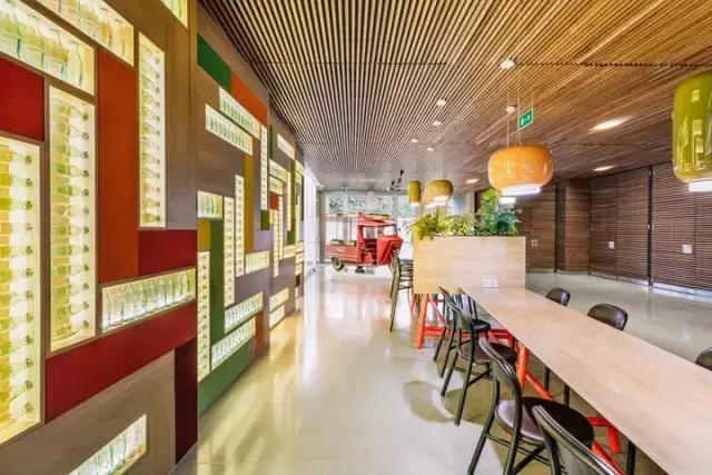 既有感官愉悅，又能體現(xiàn)品牌價(jià)值，我就服可口可樂(lè)的辦公室設(shè)計(jì)！