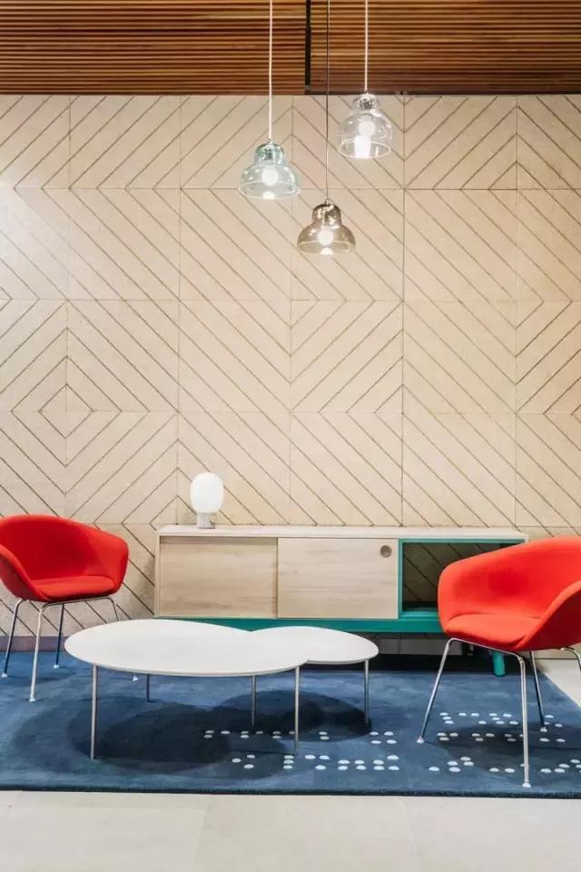 既有感官愉悅，又能體現(xiàn)品牌價(jià)值，我就服可口可樂(lè)的辦公室設(shè)計(jì)！