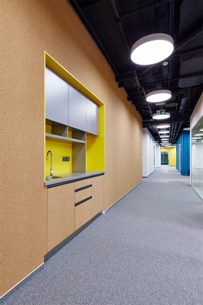 辦公空間，辦公室設(shè)計(jì)，科技公司辦公室設(shè)計(jì)，現(xiàn)代風(fēng)格辦公室，在線旅行社