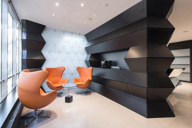 說出來你可能不信，如此暗黑夸張的辦公室竟然來自俄羅斯制藥公司