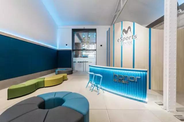 就喜歡這種天馬行空的藍(lán)，馬德里Movistar Riders辦公室設(shè)計(jì)