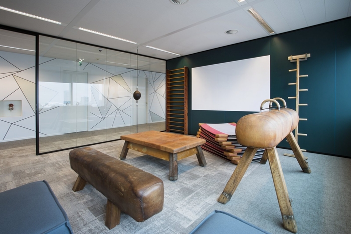 常見(jiàn)的辦公室裝飾材料有哪些？