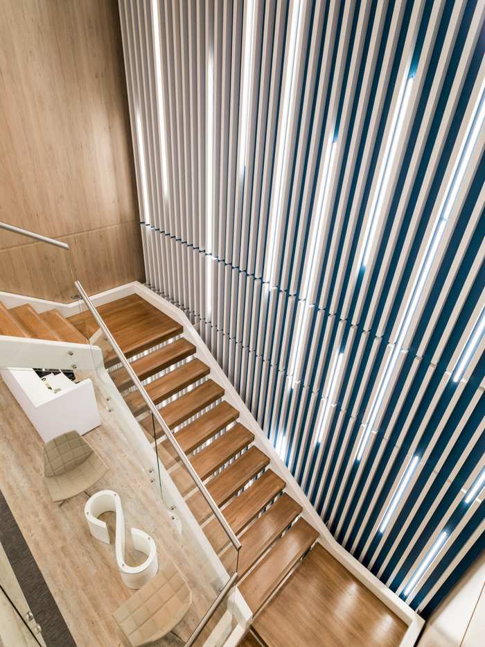 上海辦公室樓梯裝修材料如何選擇？